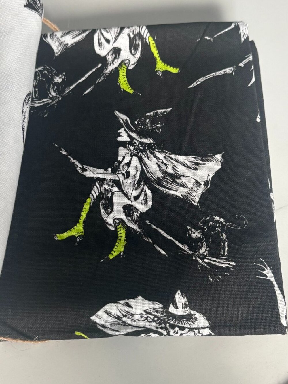 Halloween Tea Towels Set of 3 Sur La Table Featuring Vintage Witch Skeletons NEW